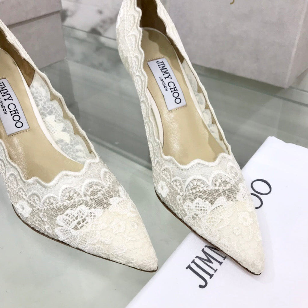 JIMMY CHOO 26S SCALLOPED LACE PUMP 85 MM IN WHITE FABRIC