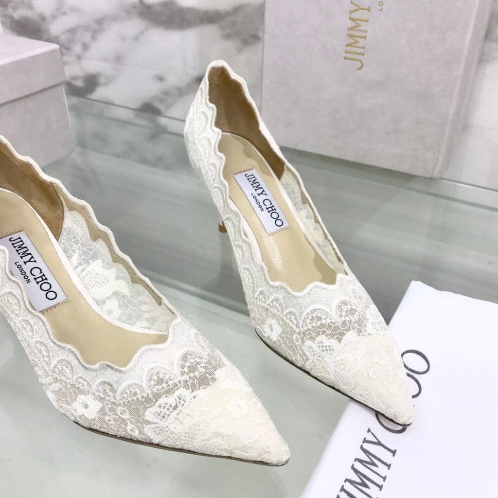 JIMMY CHOO 26S SCALLOPED LACE PUMP 65 MM IN WHITE FABRIC