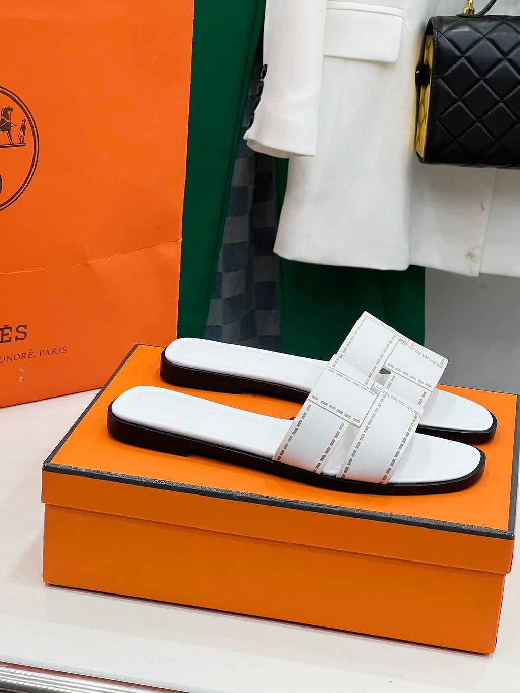 IDIOMA SANDAL IN WHITE CALFSKIN