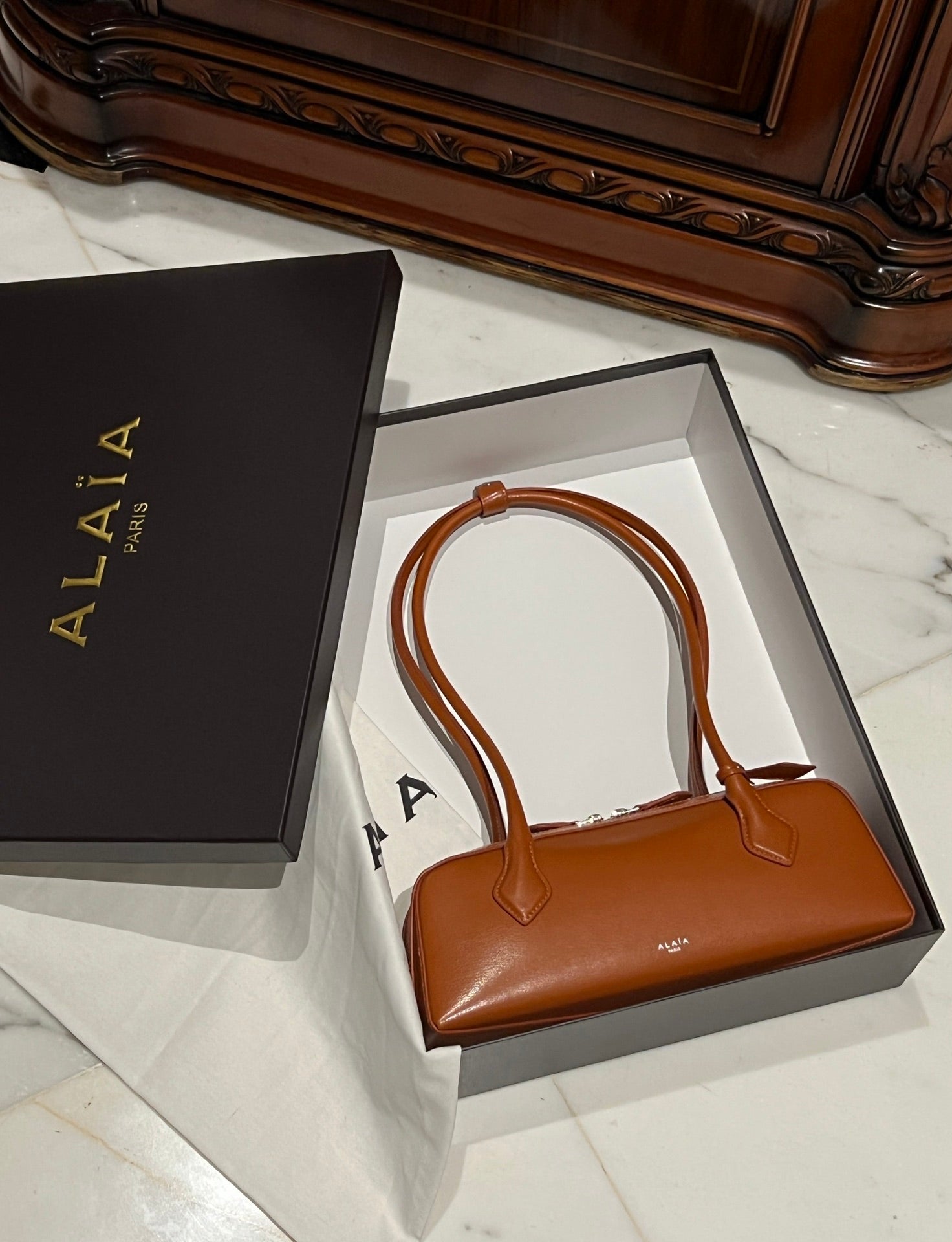 LE TECKEL MEDIUM BAG 33 IN BRONZE ORANGE GOATSKIN