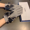 GLOVES IN DOVE GRAY WOOL WITH RHINSTONES 429246