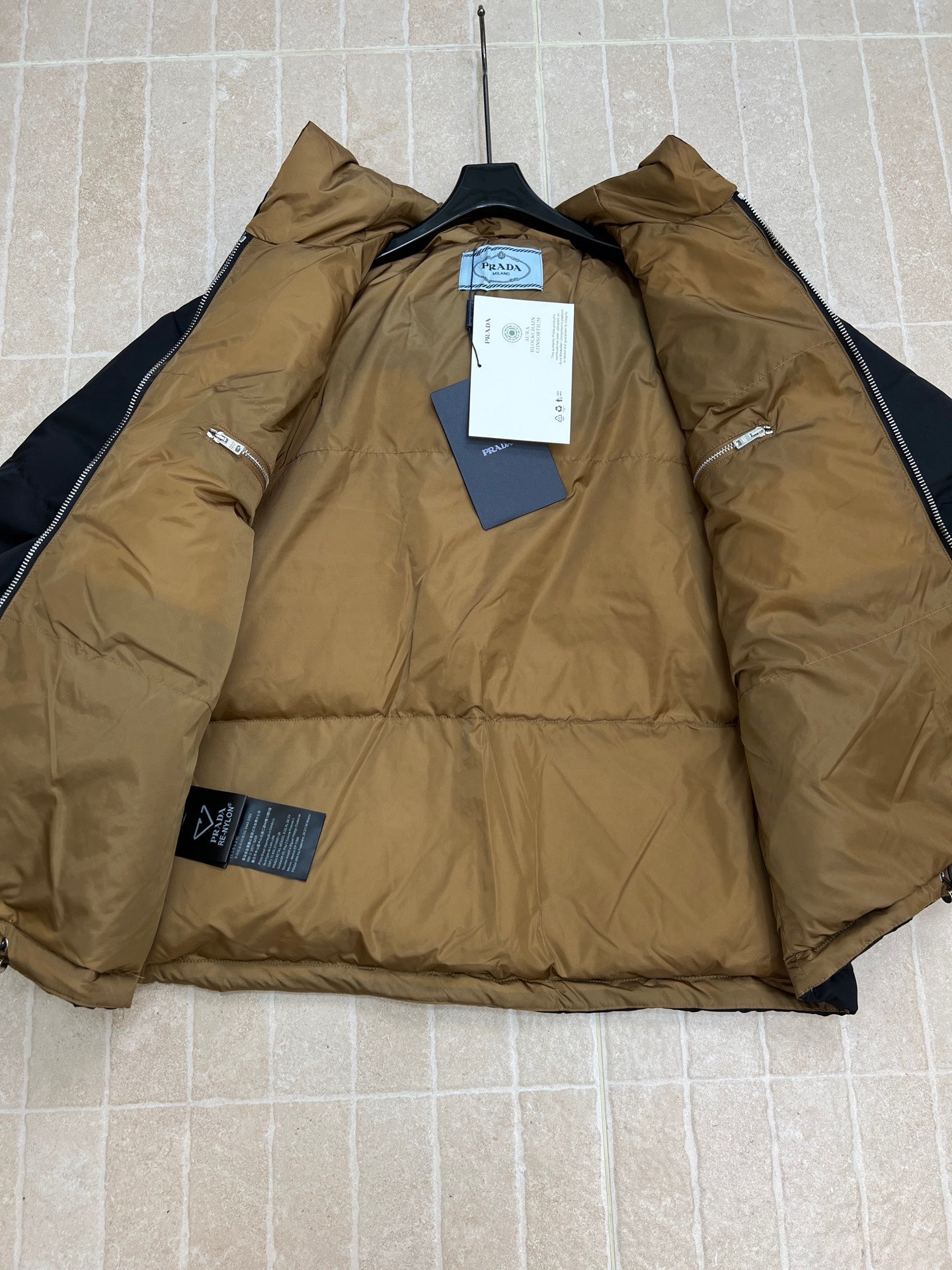PRADA 25S PUFFER JACKET 620544