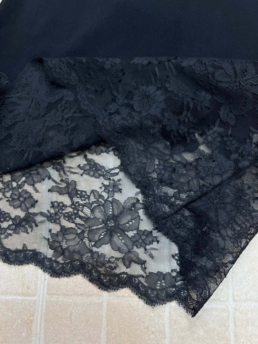 CHANEL 26S LACE HEM MIDI SKIRT 1312