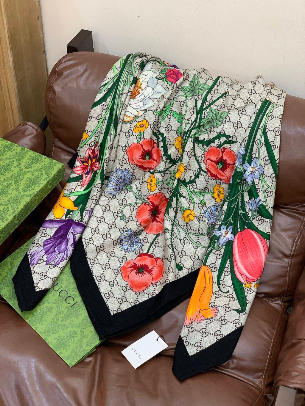 GUCCI 26S SCARF 140 IN CASHMERE AND SILK 250154