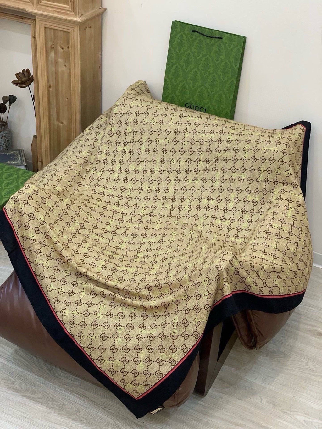GUCCI 26S SCARF 135 IN CASHMERE AND SILK 315169
