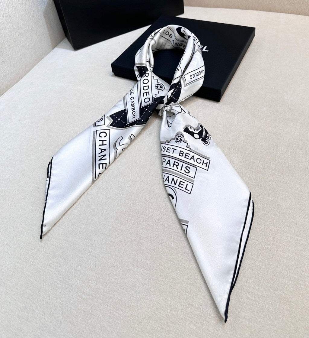 CHANEL 25S SCARF 90 IN SILK 729054