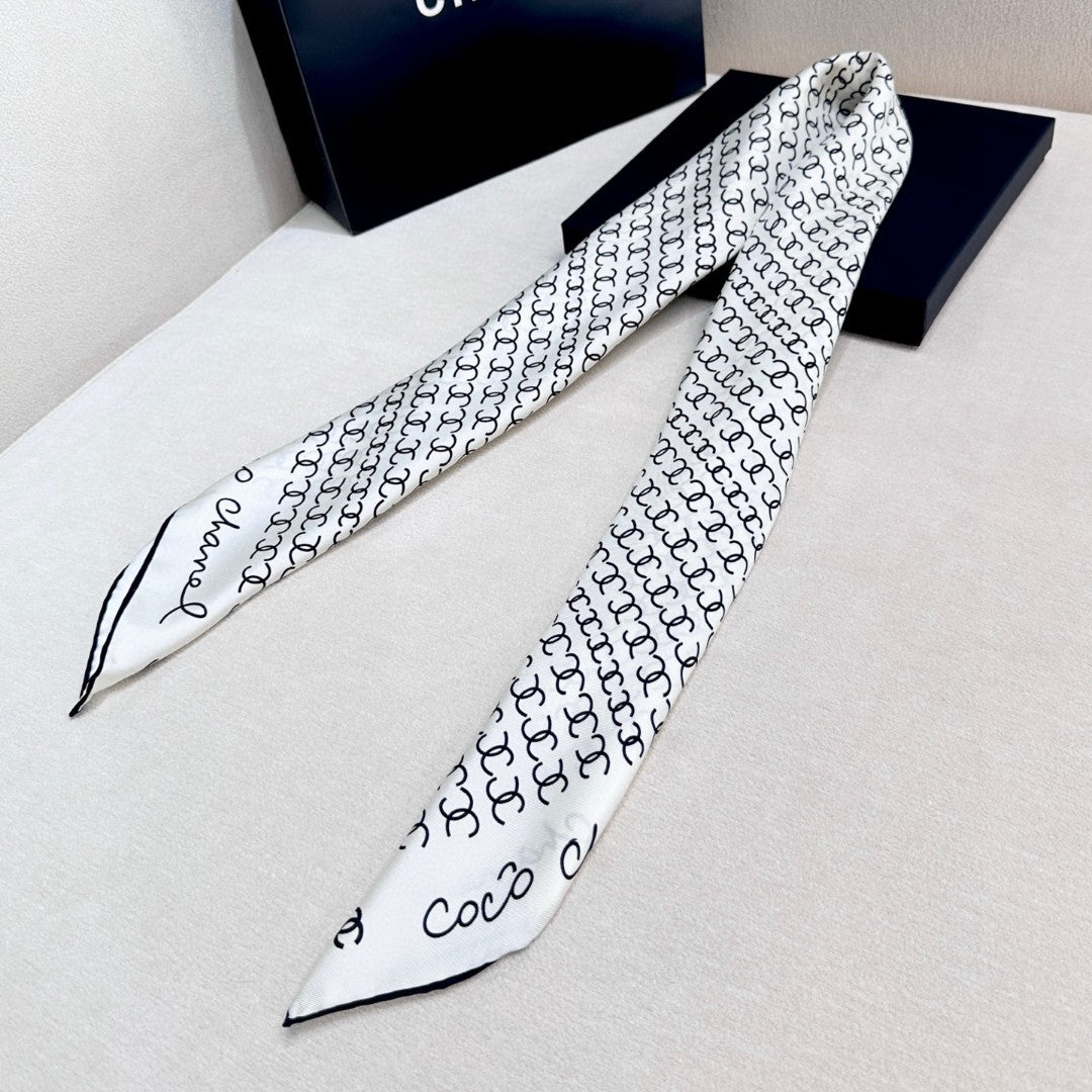 CHANEL 25S SCARF 90 IN SILK 732138