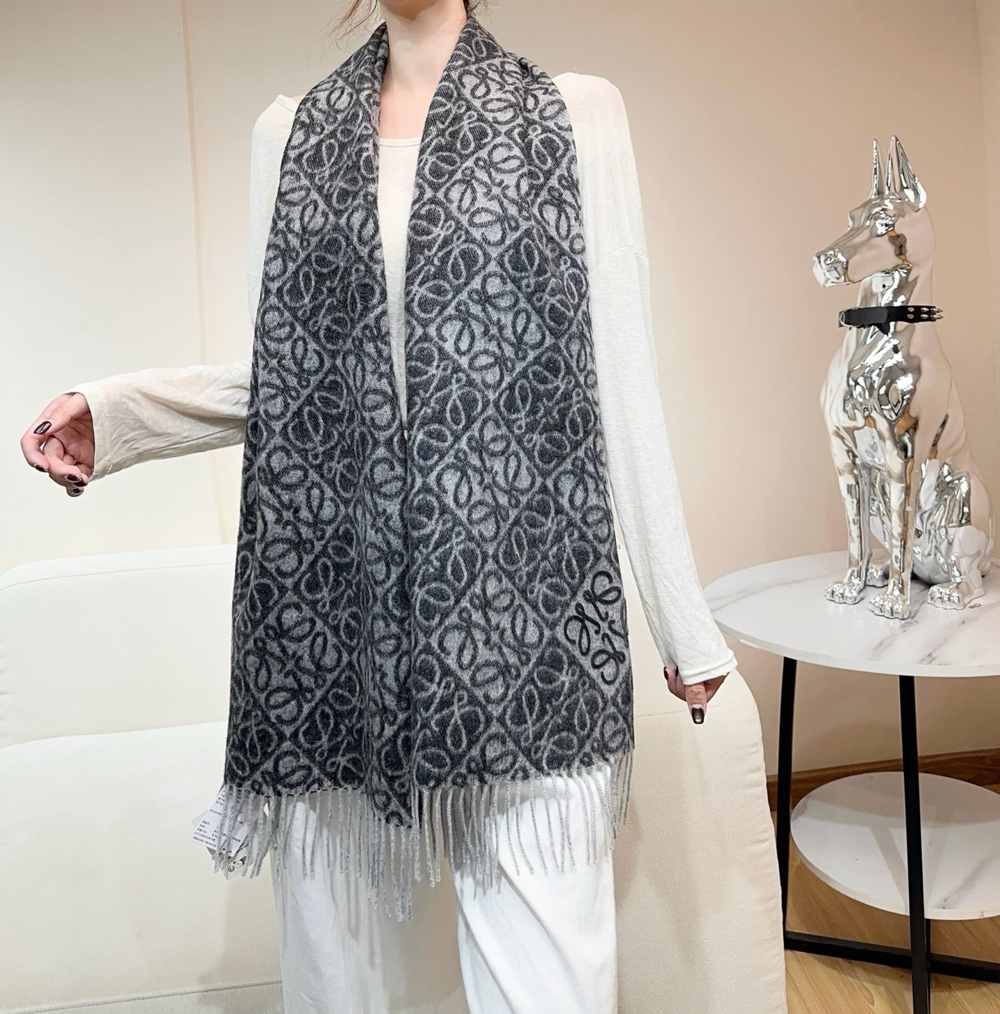 LOEWE 26S SCARF 180 IN CASHMERE WOOL 266433