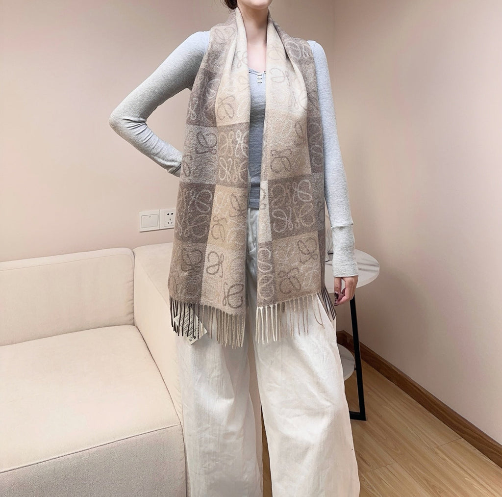 LOEWE 26S SCARF 180 IN CASHMERE WOOL 303185