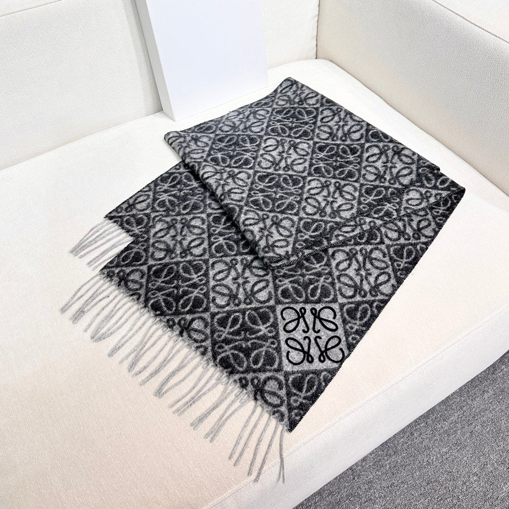 LOEWE 26S SCARF 180 IN CASHMERE WOOL 266433