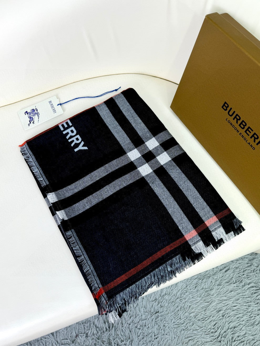 BURBERRY 26S SCARF 220CM IN SILK CASHMERE 303205