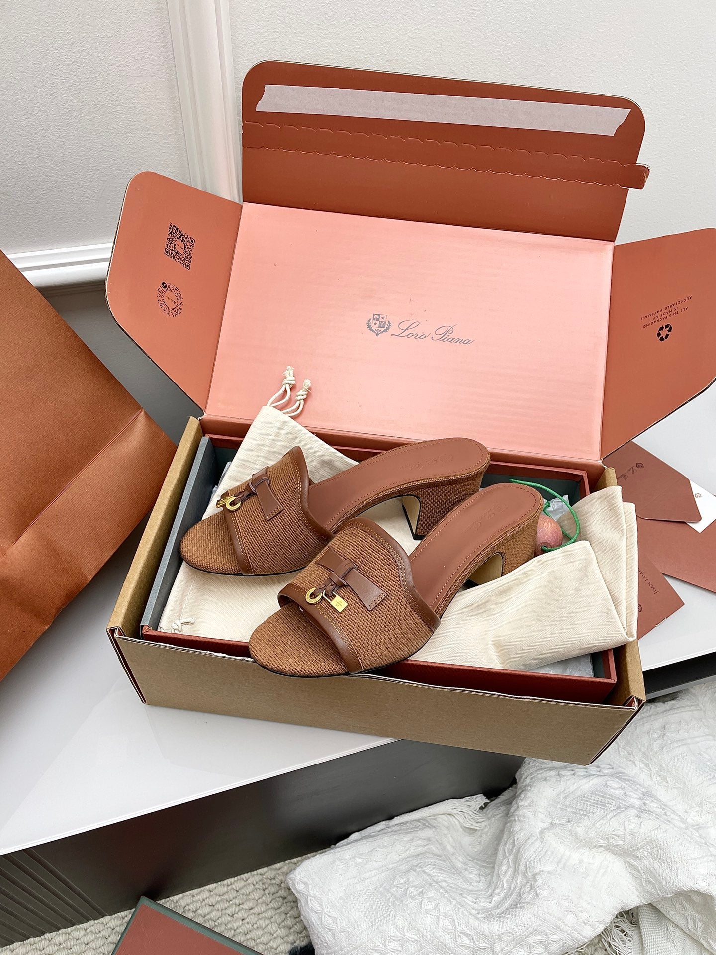 LP 26S HIGH HEEL SANDALS IN BROWN CANVAS AND CALFSKIN