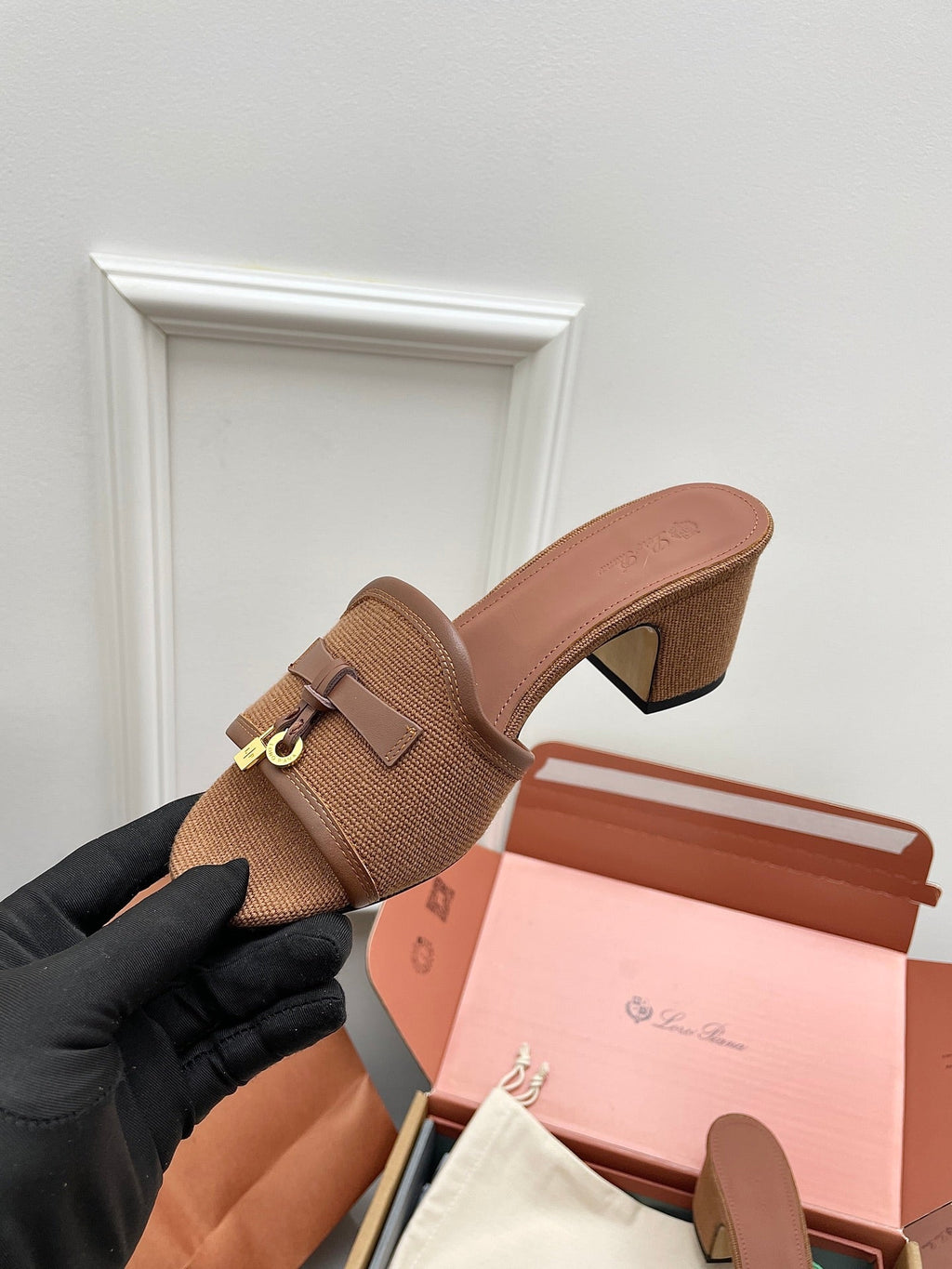LP 26S HIGH HEEL SANDALS IN BROWN CANVAS AND CALFSKIN