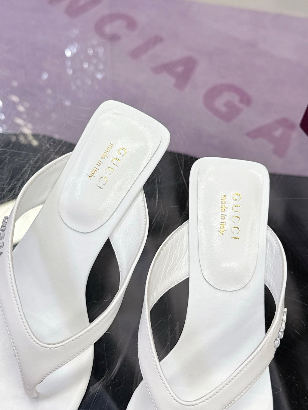 GUCCI 26S THONG KITTEN HEEL SANDALS 55MM IN WHITE CALFSKIN