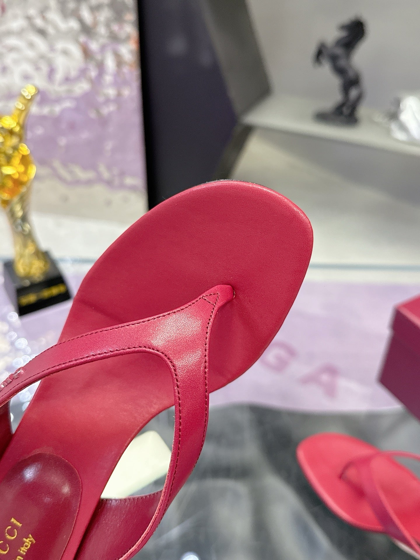 GUCCI 26S THONG KITTEN HEEL SANDALS 55MM IN BURGUNDY RED CALFSKIN