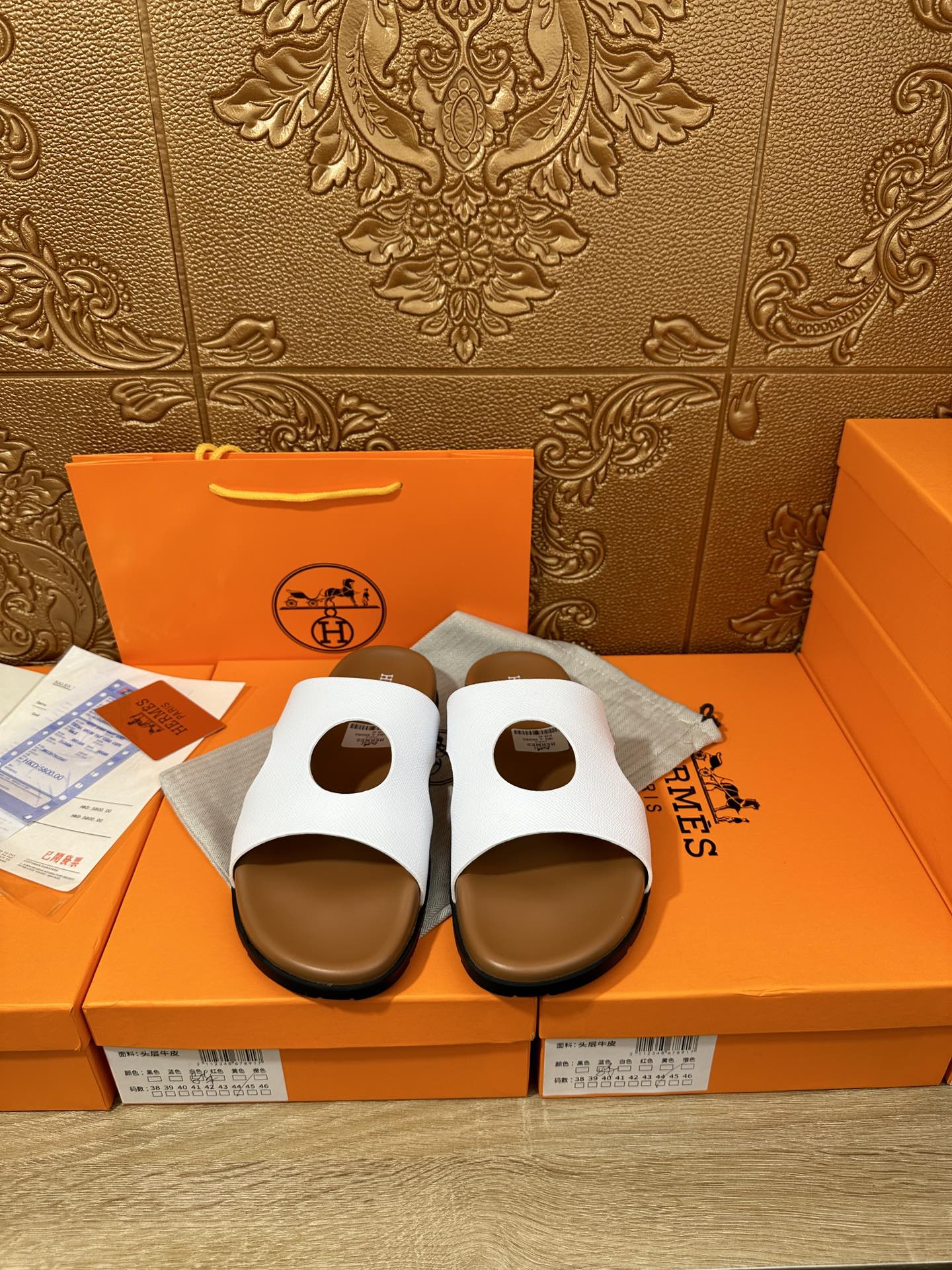 HM CIRCLE CUT SANDAL WHITE AND CARAMEL CALFSKIN