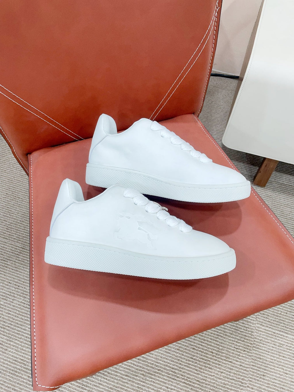 BURBERRY 26S LACE UP SNEAKERS IN WHITE CALFSKIN