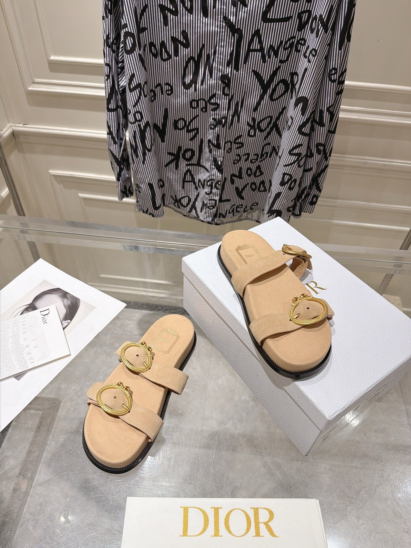 DIOR 26S MEDAILLON BUCKLE SLIDE IN SAND BEIGE SUEDE
