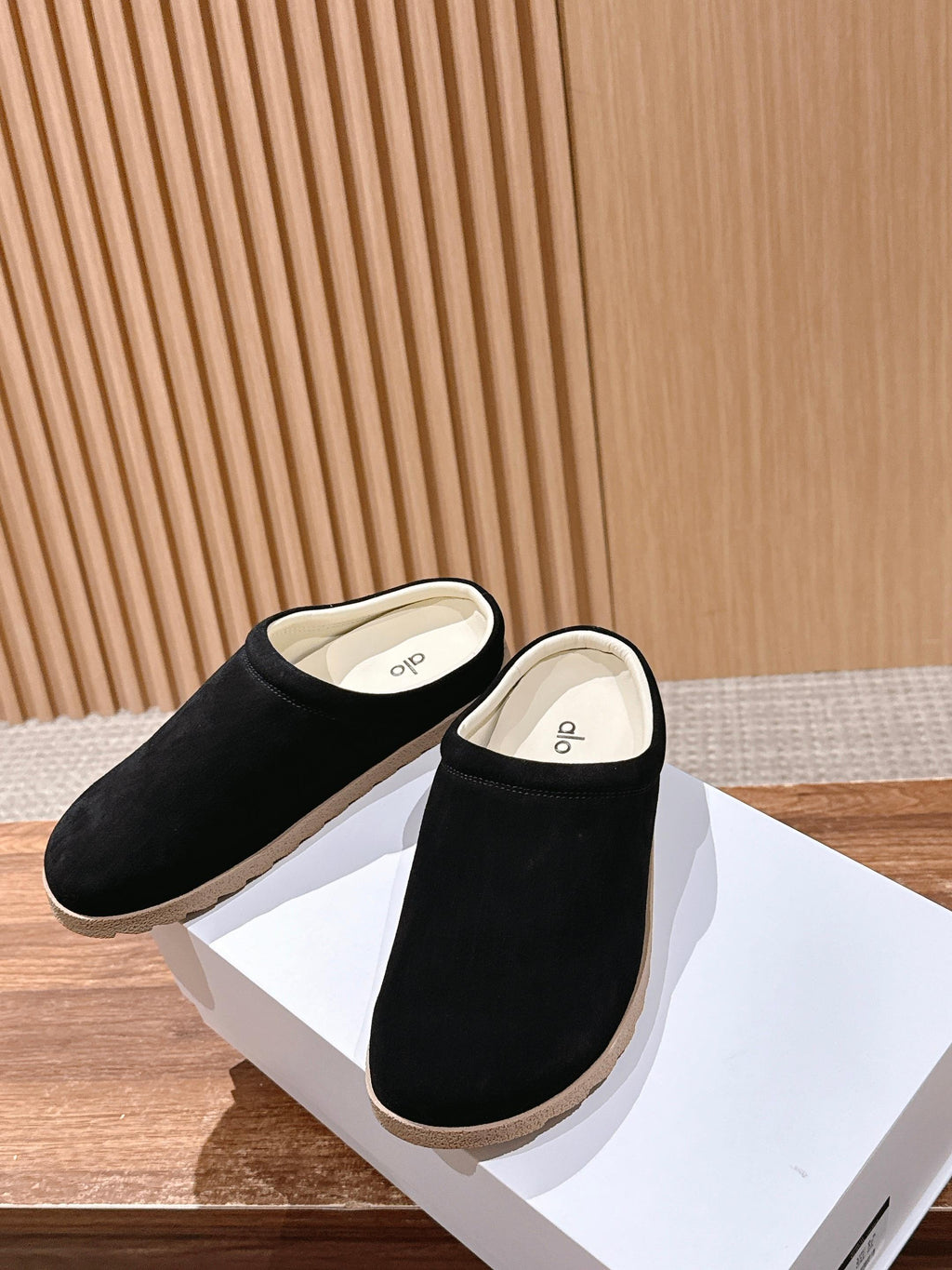 ALO 25S MULE IN BLACK SUEDE