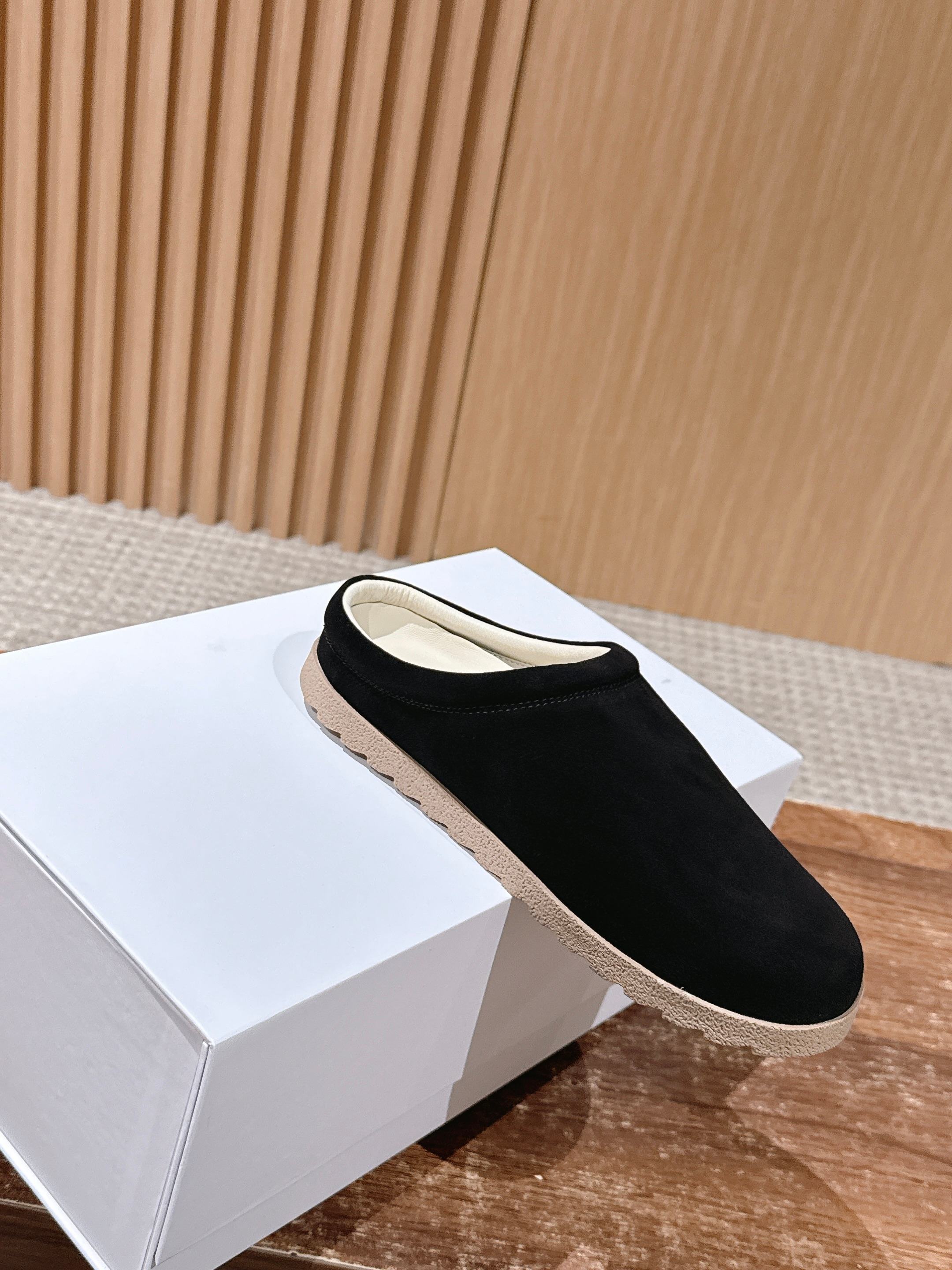 ALO 25S MULE IN BLACK SUEDE