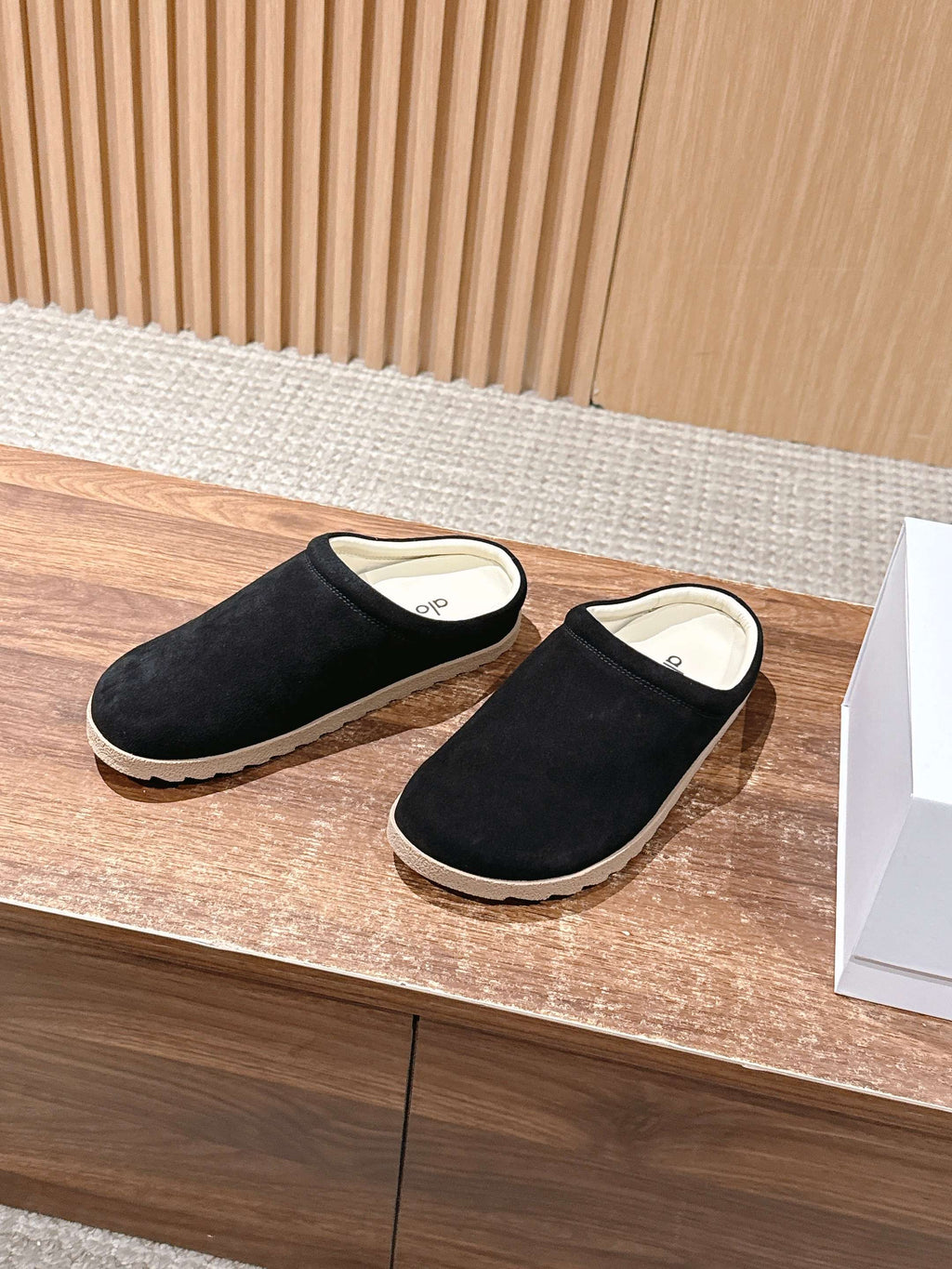 ALO 25S MULE IN BLACK SUEDE