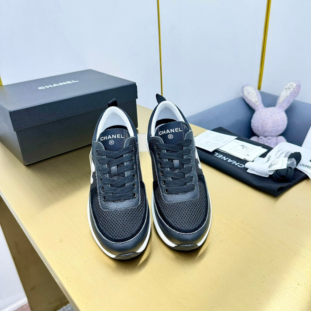 CLASSIC TRAINER IN BLACK MERCERIZED VELVET WITH WHITE LOGO