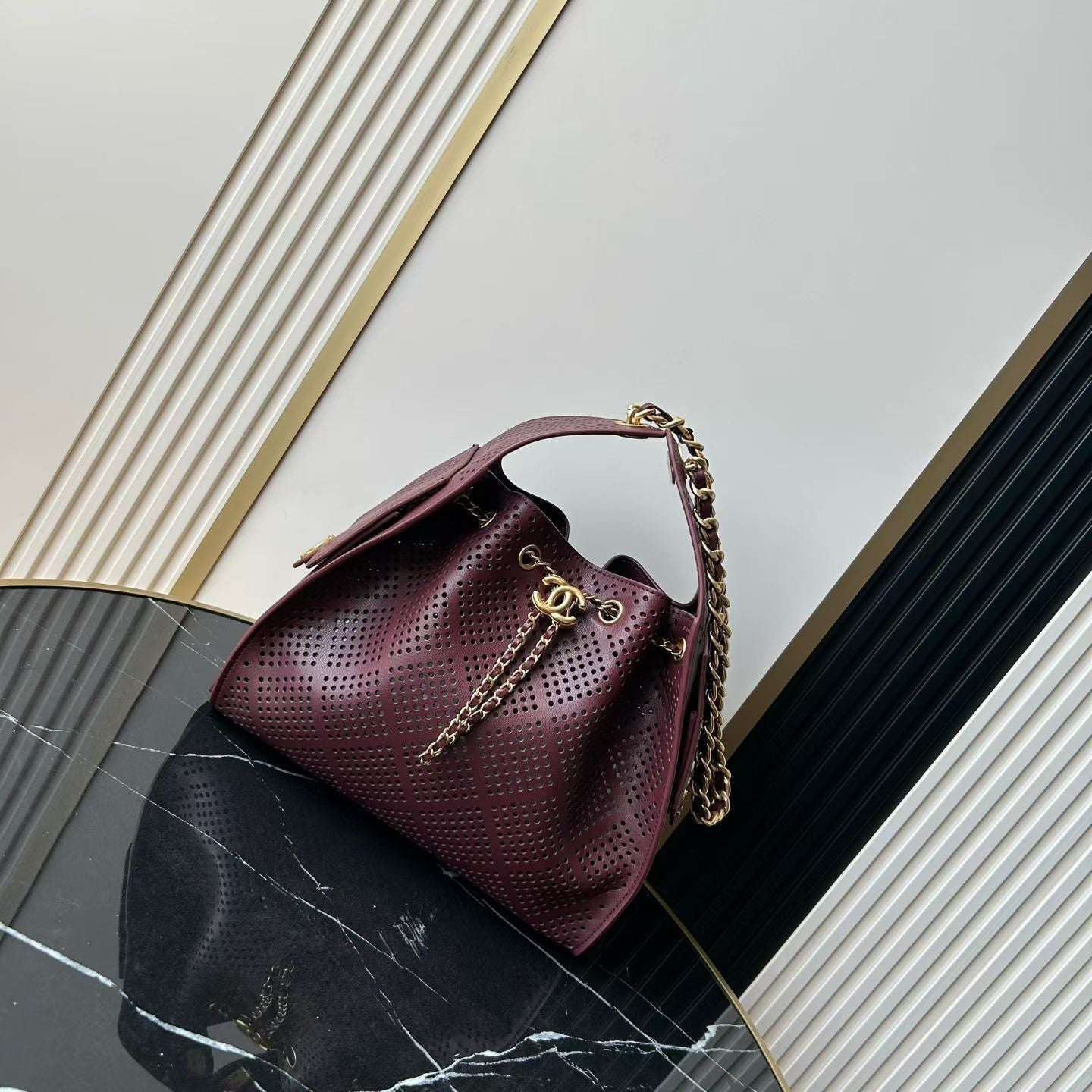 CHANEL 26S HOBO BAG MEDIUM 30 IN BURGUNDY RED PERFORATED CALFSKIN GOLD HARDWARE