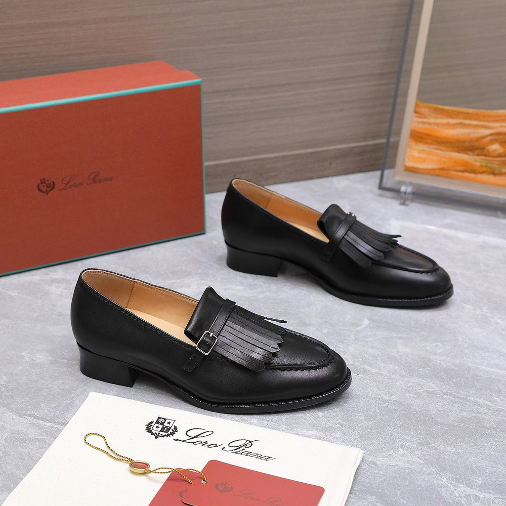 LP 26S SERGIO TASSEL LOAFERS IN BLACK CALFSKIN GOLD HARDWARE