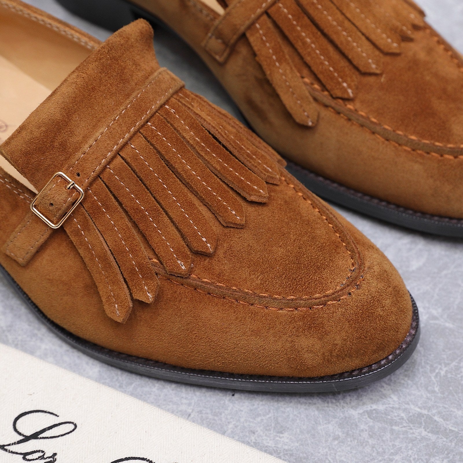 LP 26S SERGIO TASSEL LOAFERS IN CARAMEL BROWN SUEDE GOLD HARDWARE