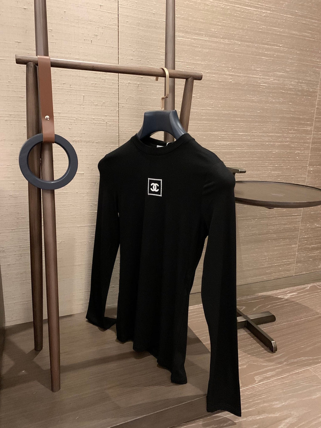 CHANEL 25S LONG SLEEVE T SHIRT STYLE 105