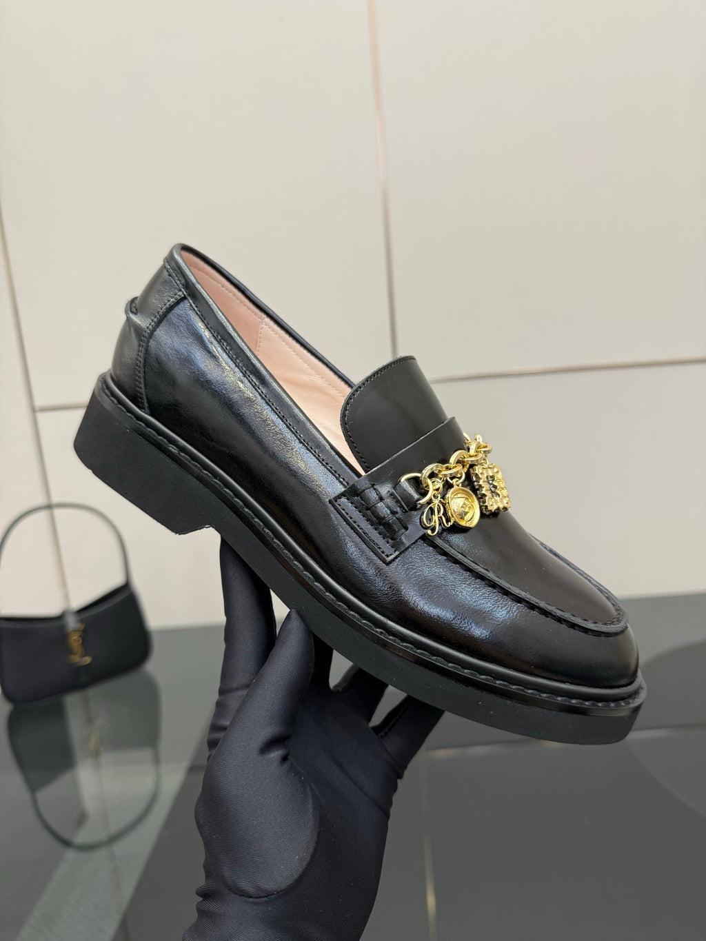 ROGER VIVIER 25S RANGERS CHAIN LOAFER IN BLACK CALFSKIN