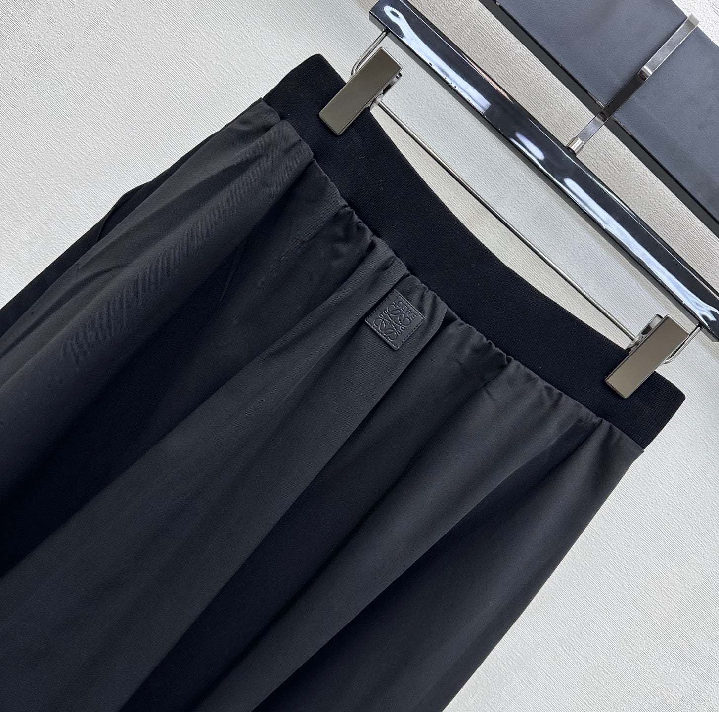 LOEWE 26S PLEATED MIDI SKIRT 495