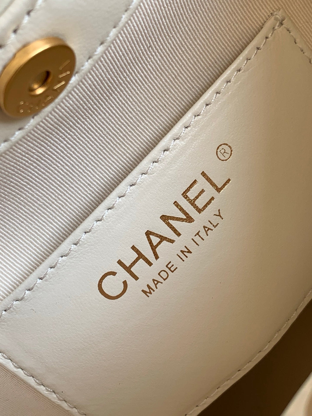 CHANEL 26S HAND BAG 32 IN IVORY WHITE LAMBSKIN GOLD HARDWARE