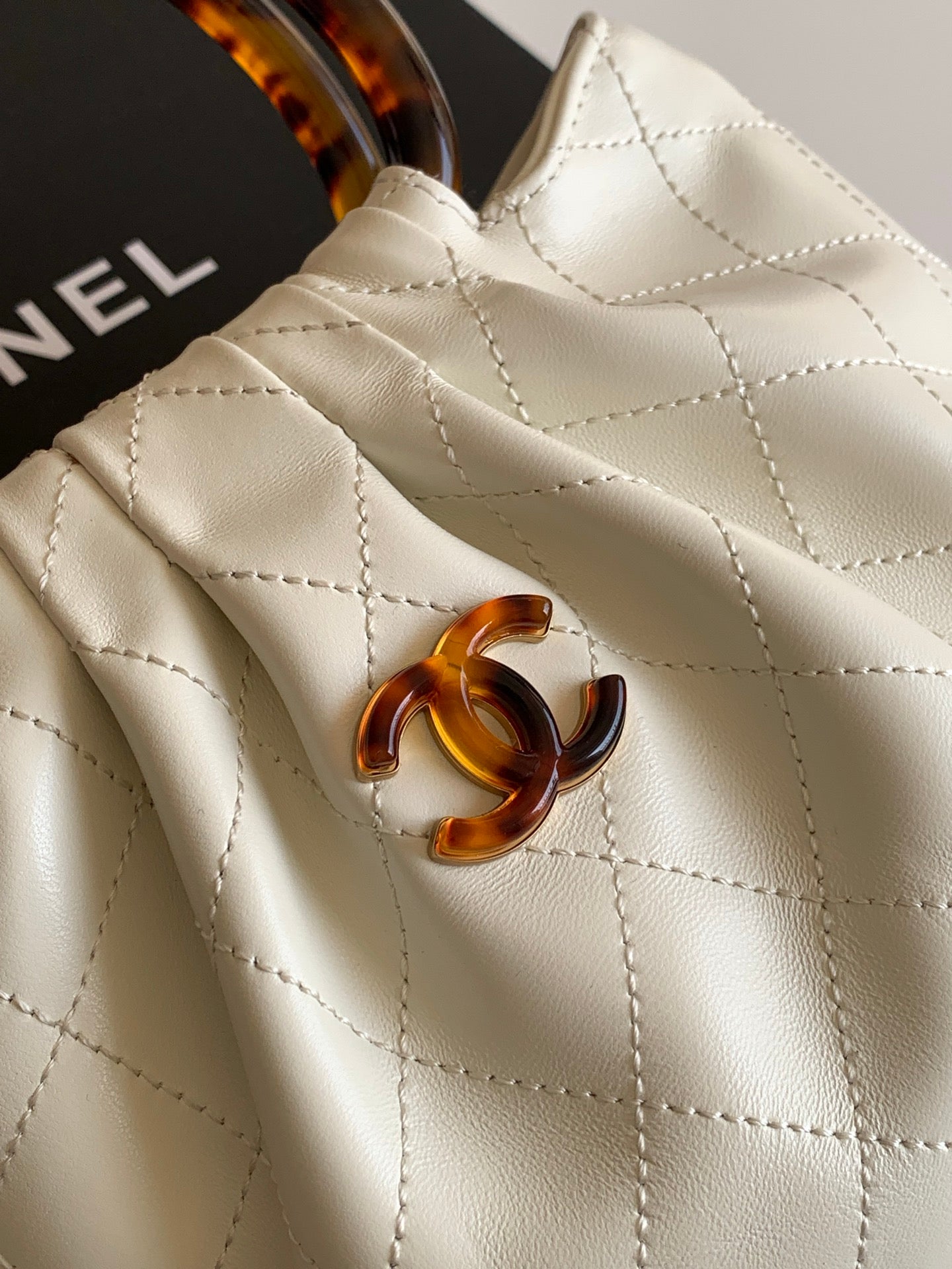 CHANEL 26S HAND BAG 24 IN IVORY WHITE LAMBSKIN GOLD HARDWARE