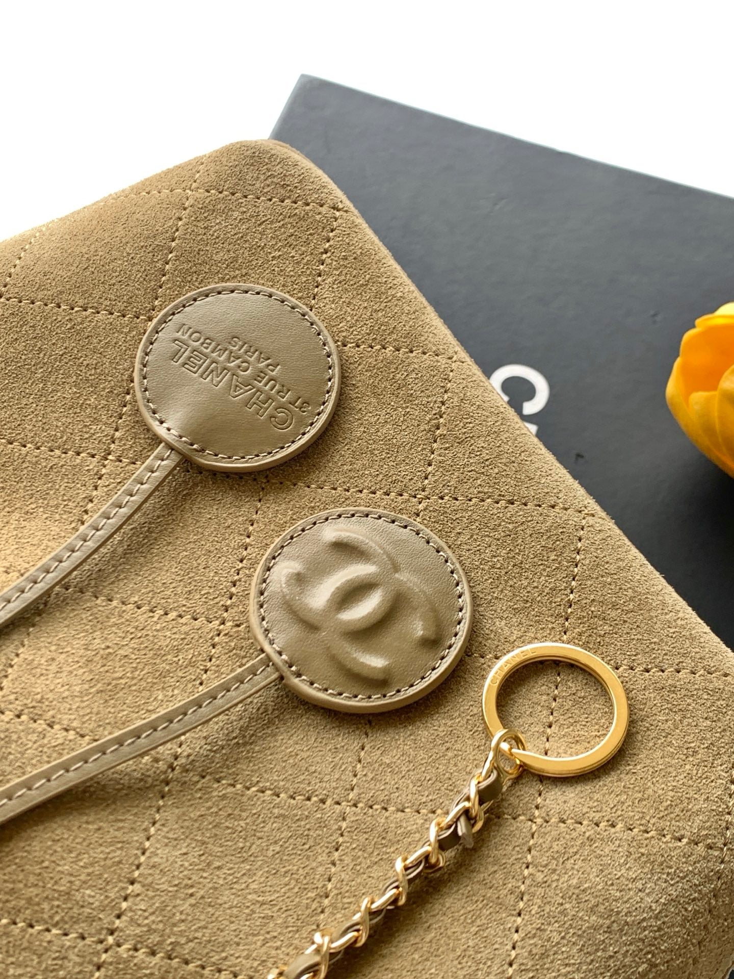 CHANEL 26S BUCKET SHOULDER BAG MEDIUM 29 IN DARK BEIGE SUEDE AND CALFSKIN GOLD HARDWARE