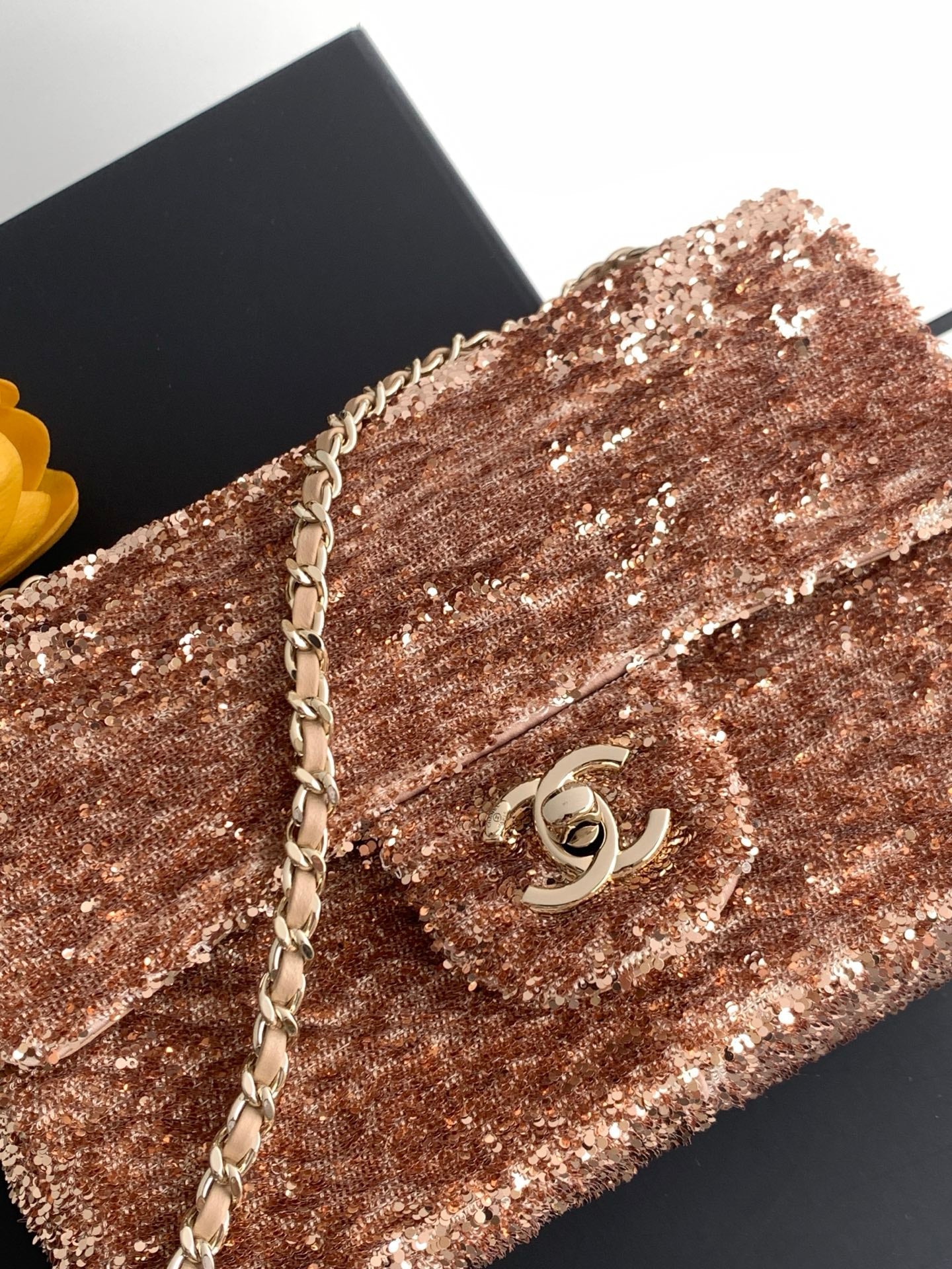 CHANEL 26S SEQUINS FLAP BAG 21 IN BROWN TWEED AND CALFSKIN GOLD HARDWARE