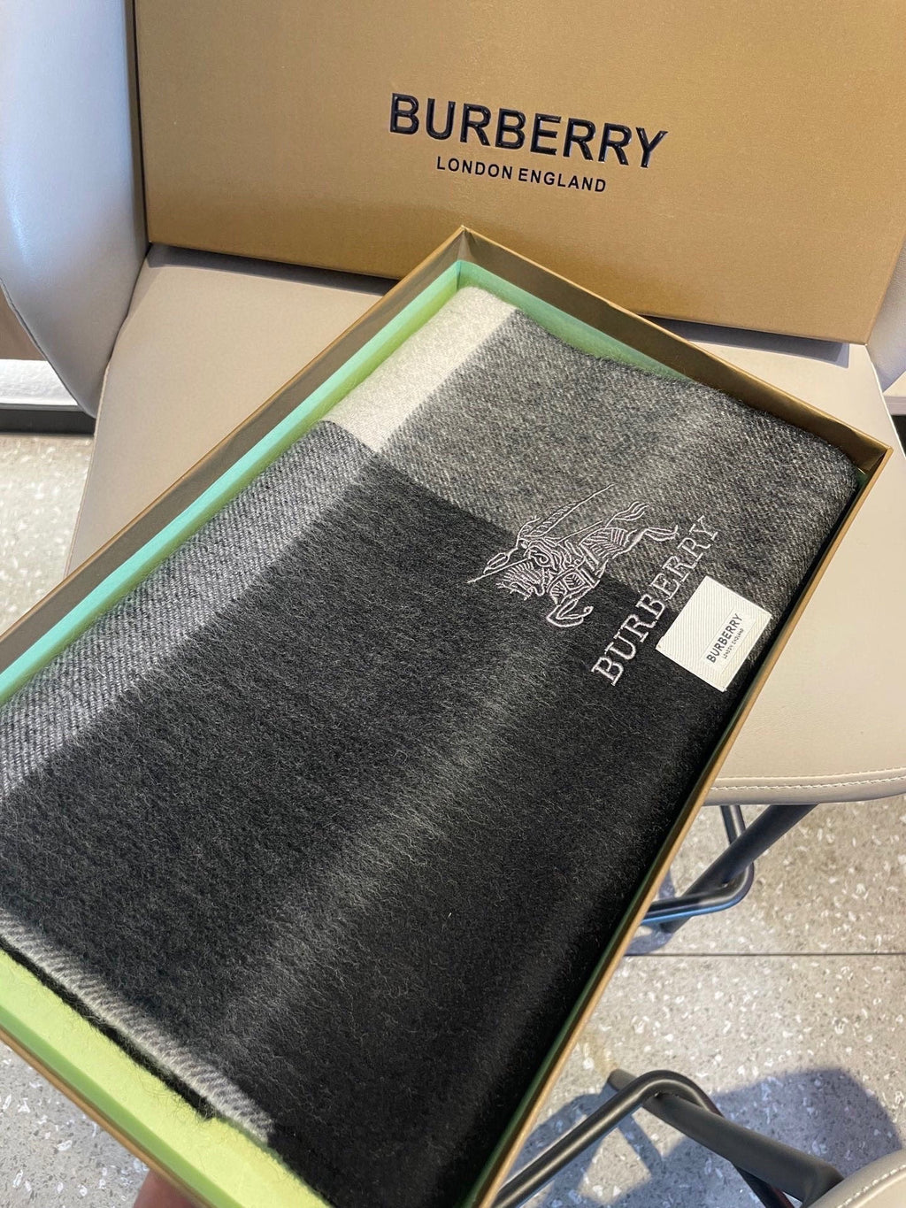 BURBERRY 26S SCARF 180CM IN CASHMERE 163813