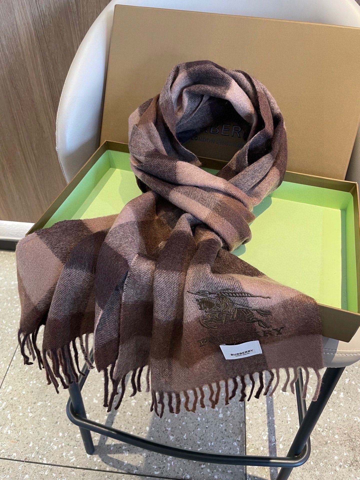 BURBERRY 26S SCARF 180CM IN CASHMERE 163814