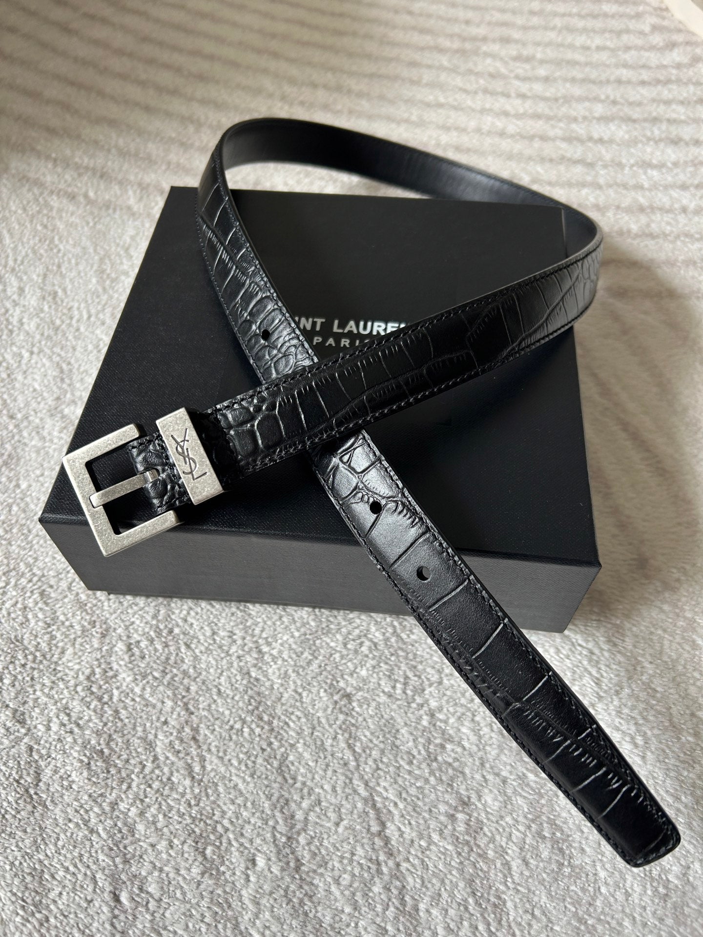 YSL 25S BELT 20 MM IN BLACK EMBOSSED CALFSKIN 543673