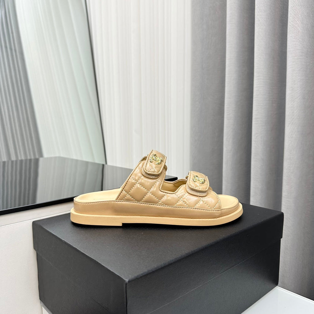dad sandals beige patent lambskin mules