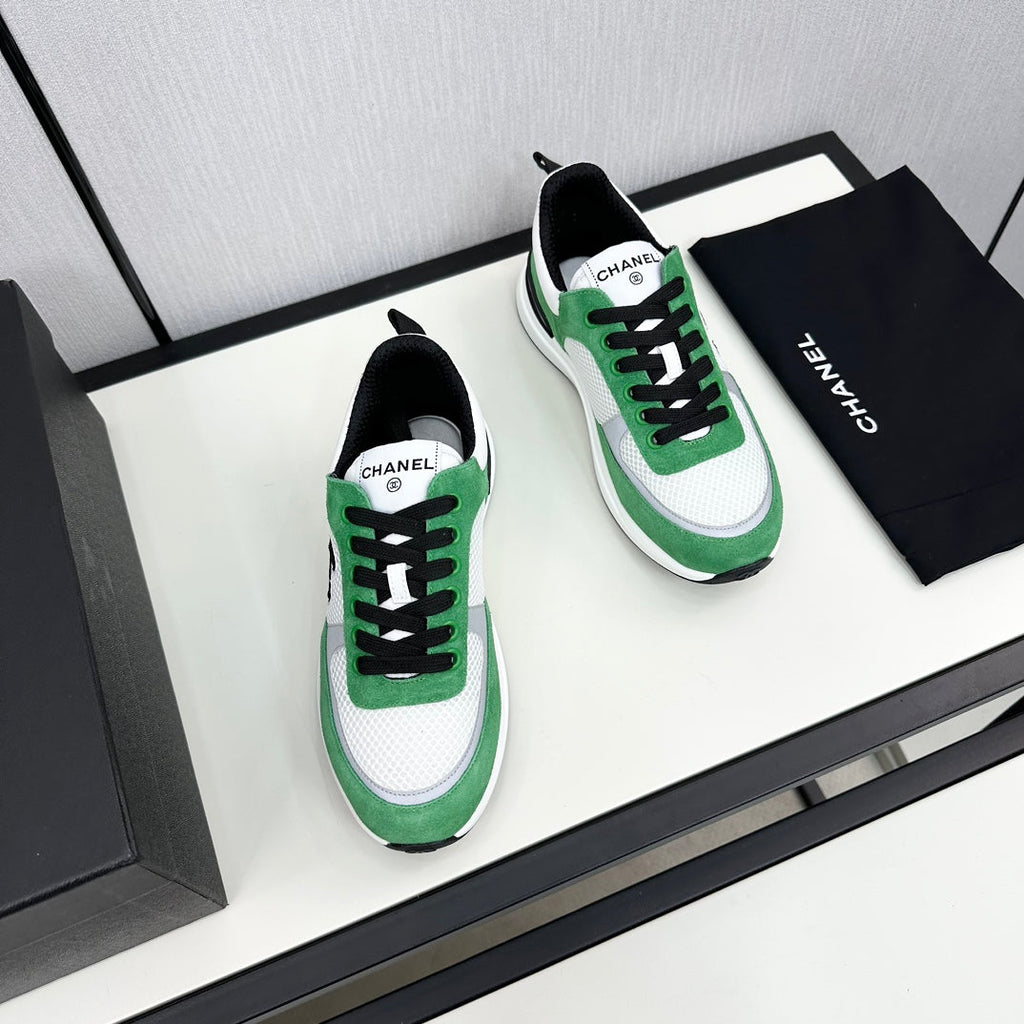 SNEAKER IN EMERALD GREEN SUEDE AND GREY BREATHABLE MESH