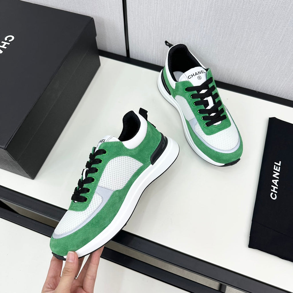 SNEAKER IN EMERALD GREEN SUEDE AND GREY BREATHABLE MESH