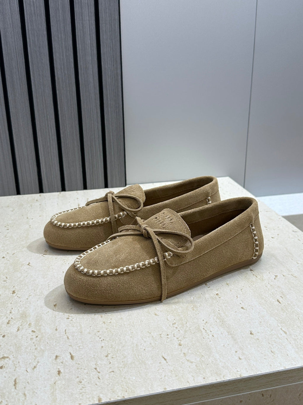 MIUMIU 26S LOAFERS IN BROWN SUEDE WITH BOW