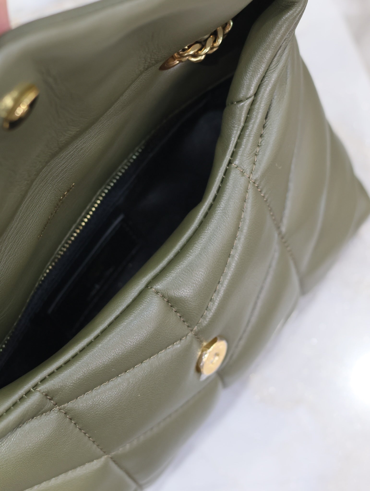 YSL 25S LOULOU PUFFER MINI 23 IN DARK OLIVE CALFSKIN GOLD HARDWARE