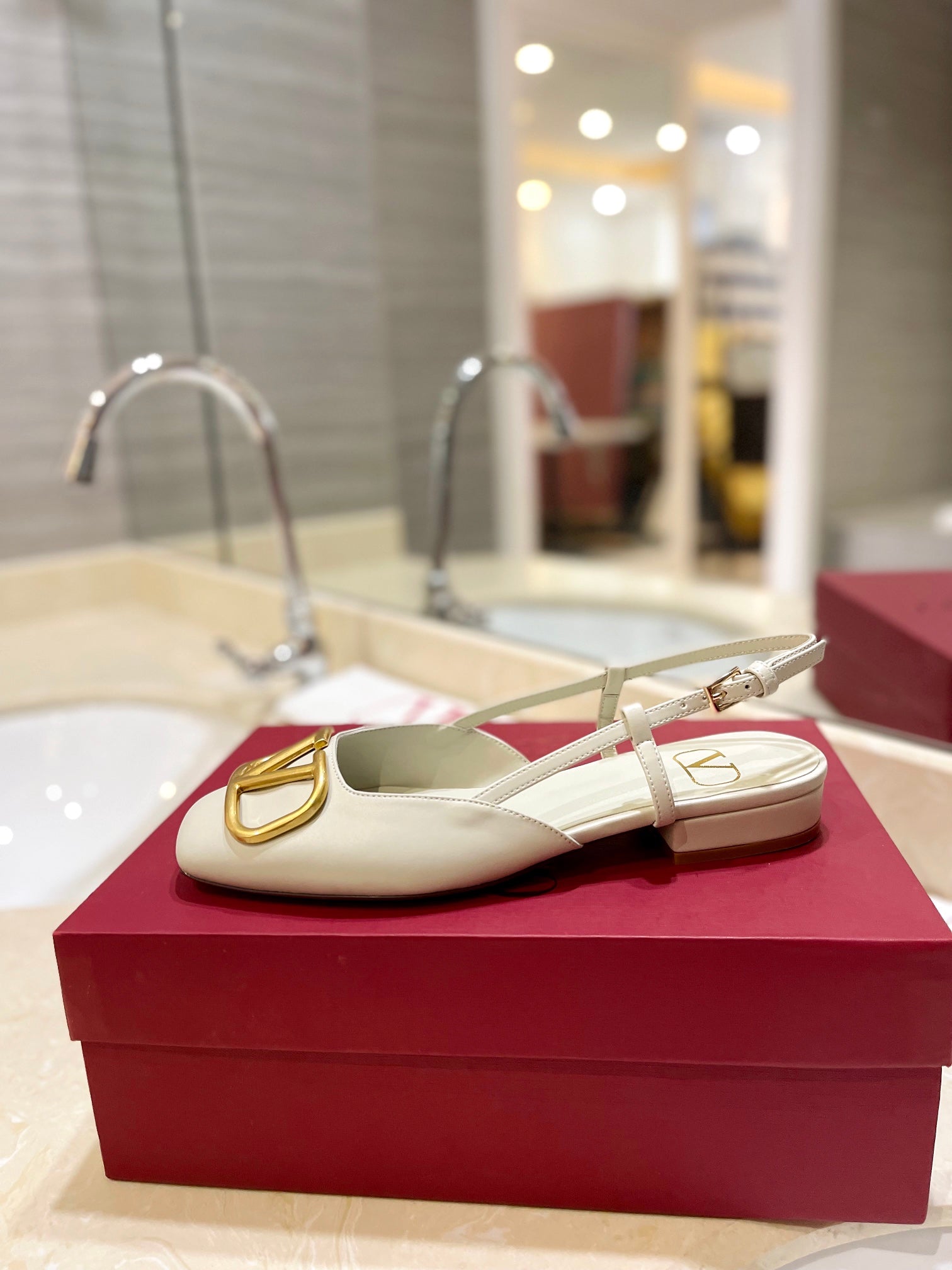 VALENTINO 26S SLINGBACK IN CREAM WHITE SMOOTH CALFSKIN