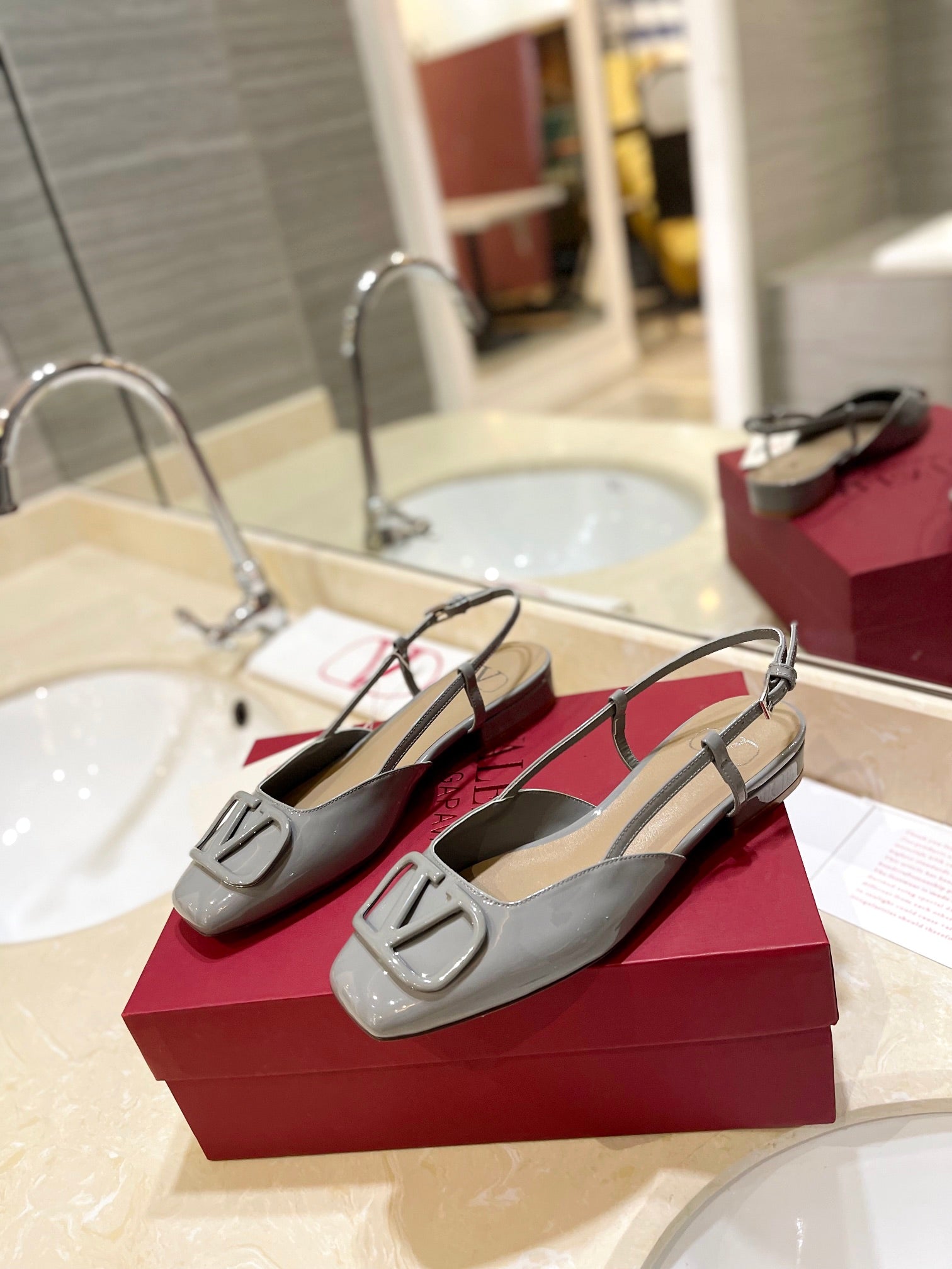 VALENTINO 26S SLINGBACK IN LIGHT GREY PATENT CALFSKIN