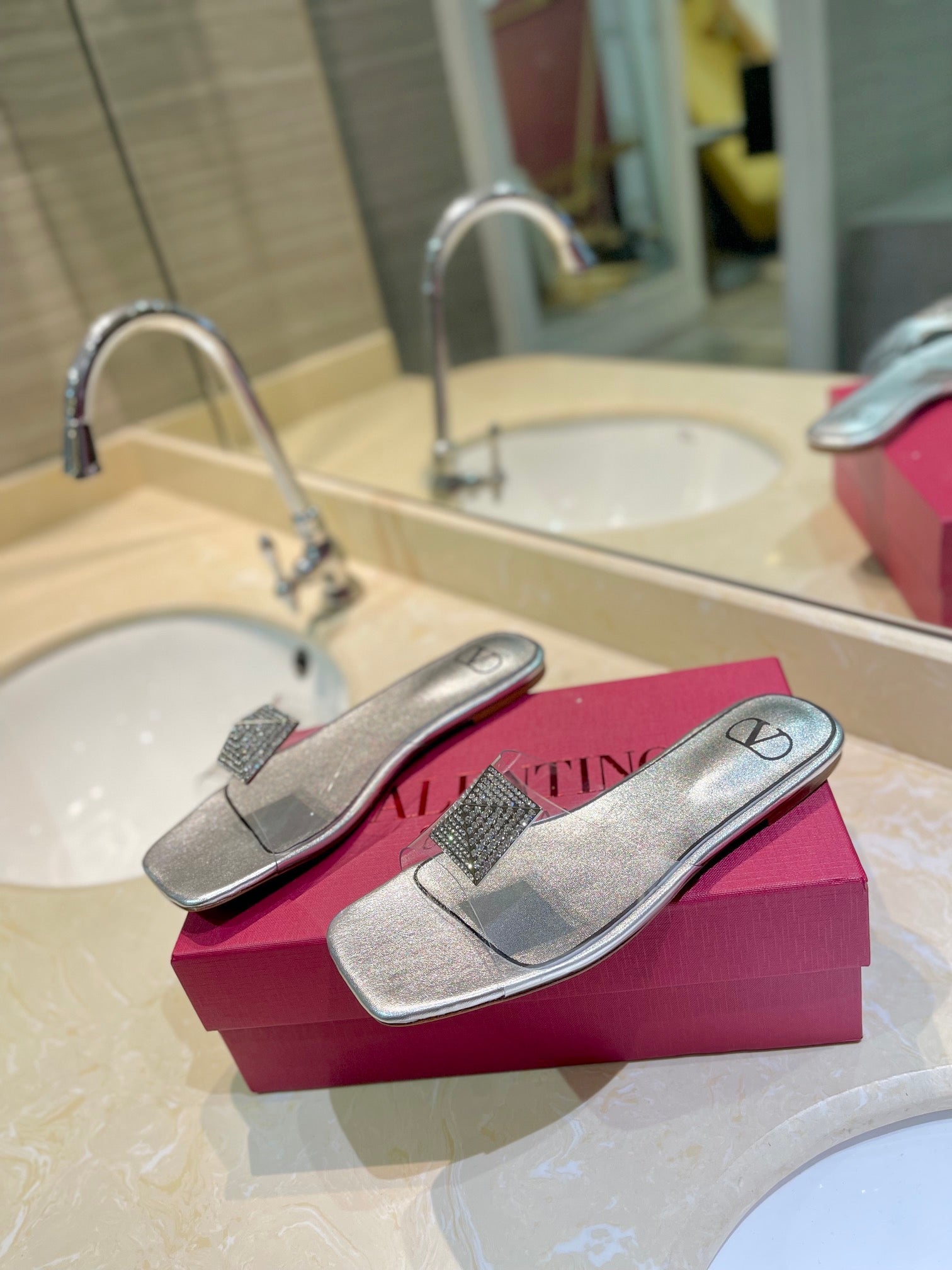 VALENTINO 26S FLAT SLIDES IN SILVER LAMBSKIN WITH CRYSTAL