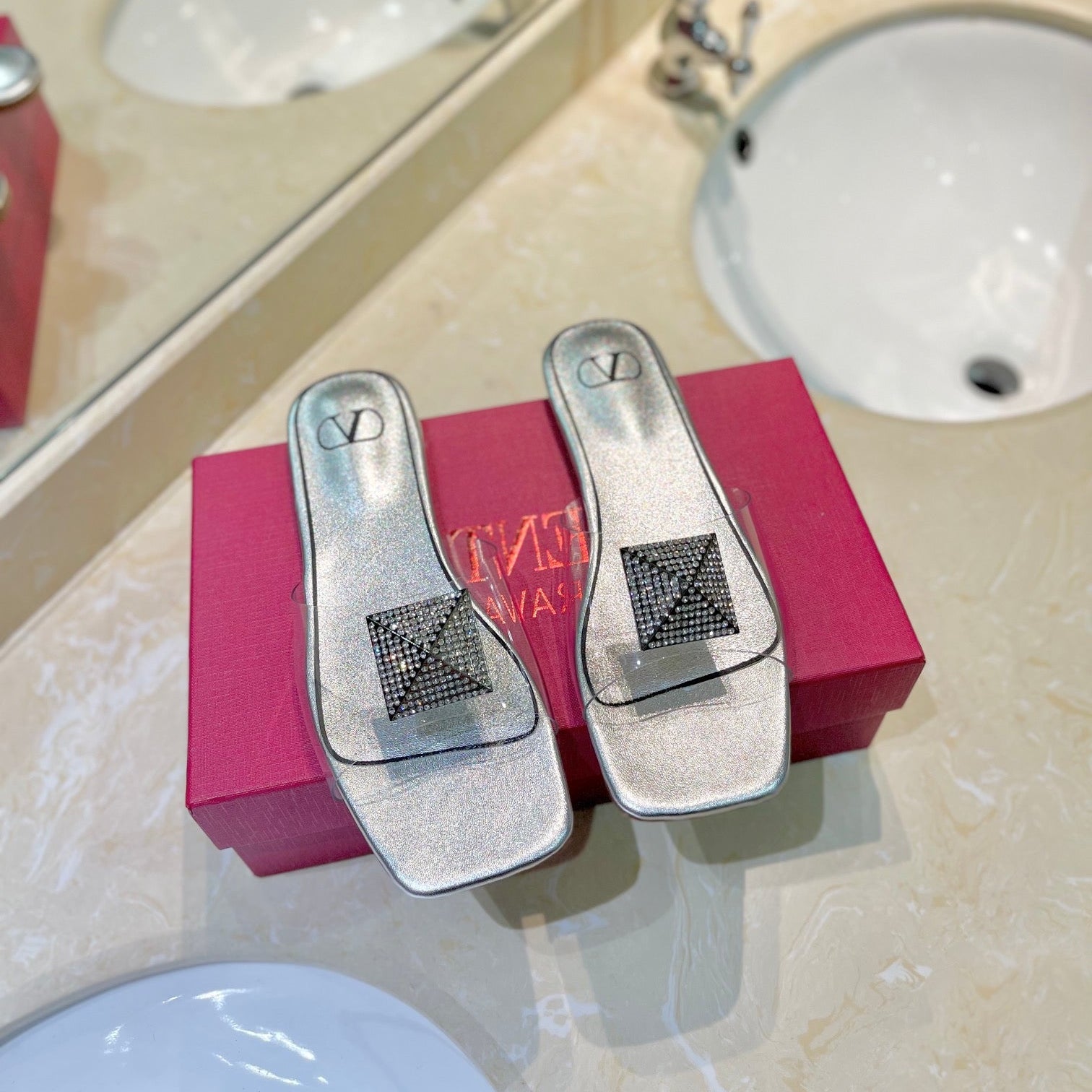 VALENTINO 26S FLAT SLIDES IN SILVER LAMBSKIN WITH CRYSTAL