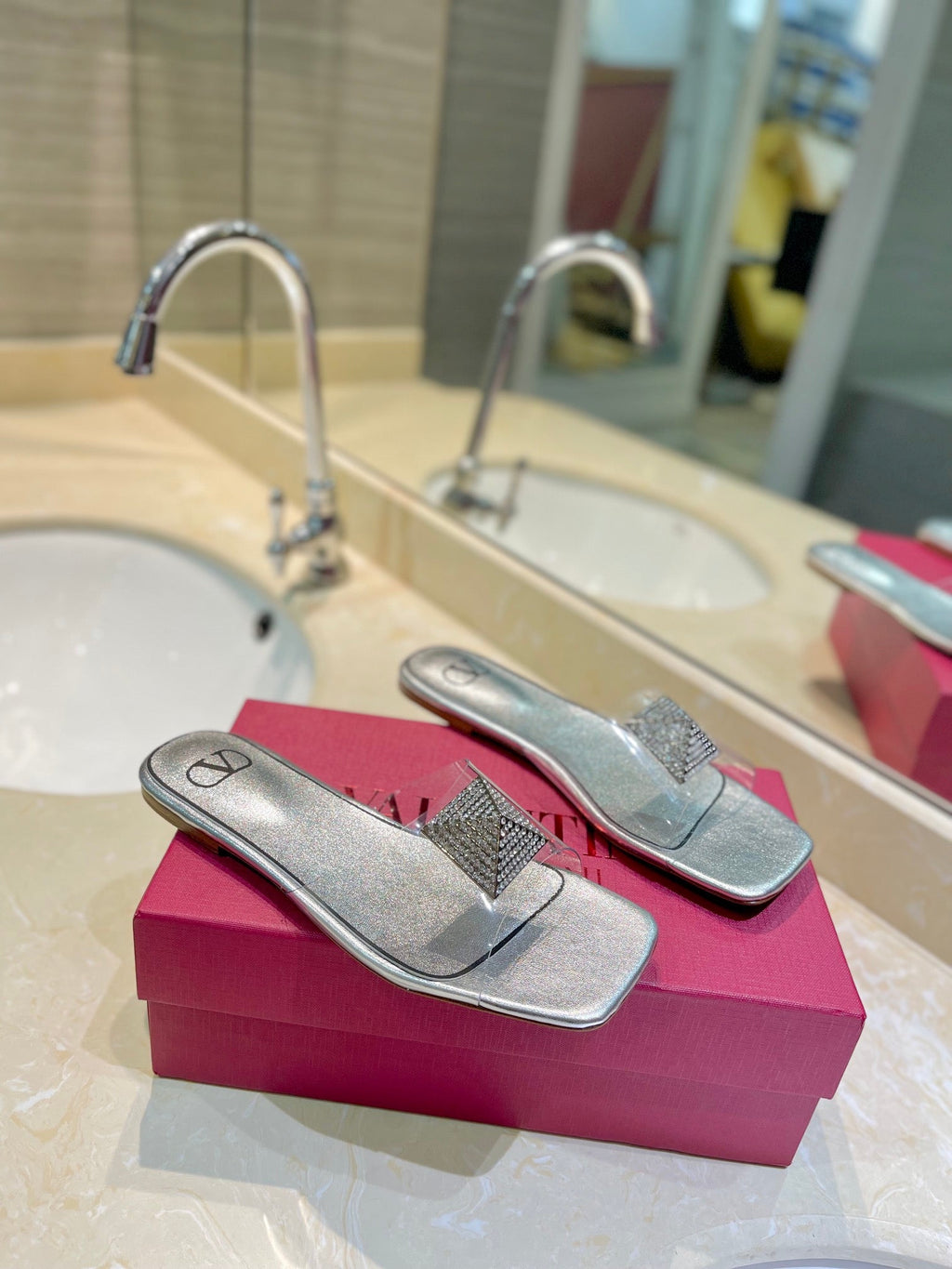 VALENTINO 26S FLAT SLIDES IN SILVER LAMBSKIN WITH CRYSTAL