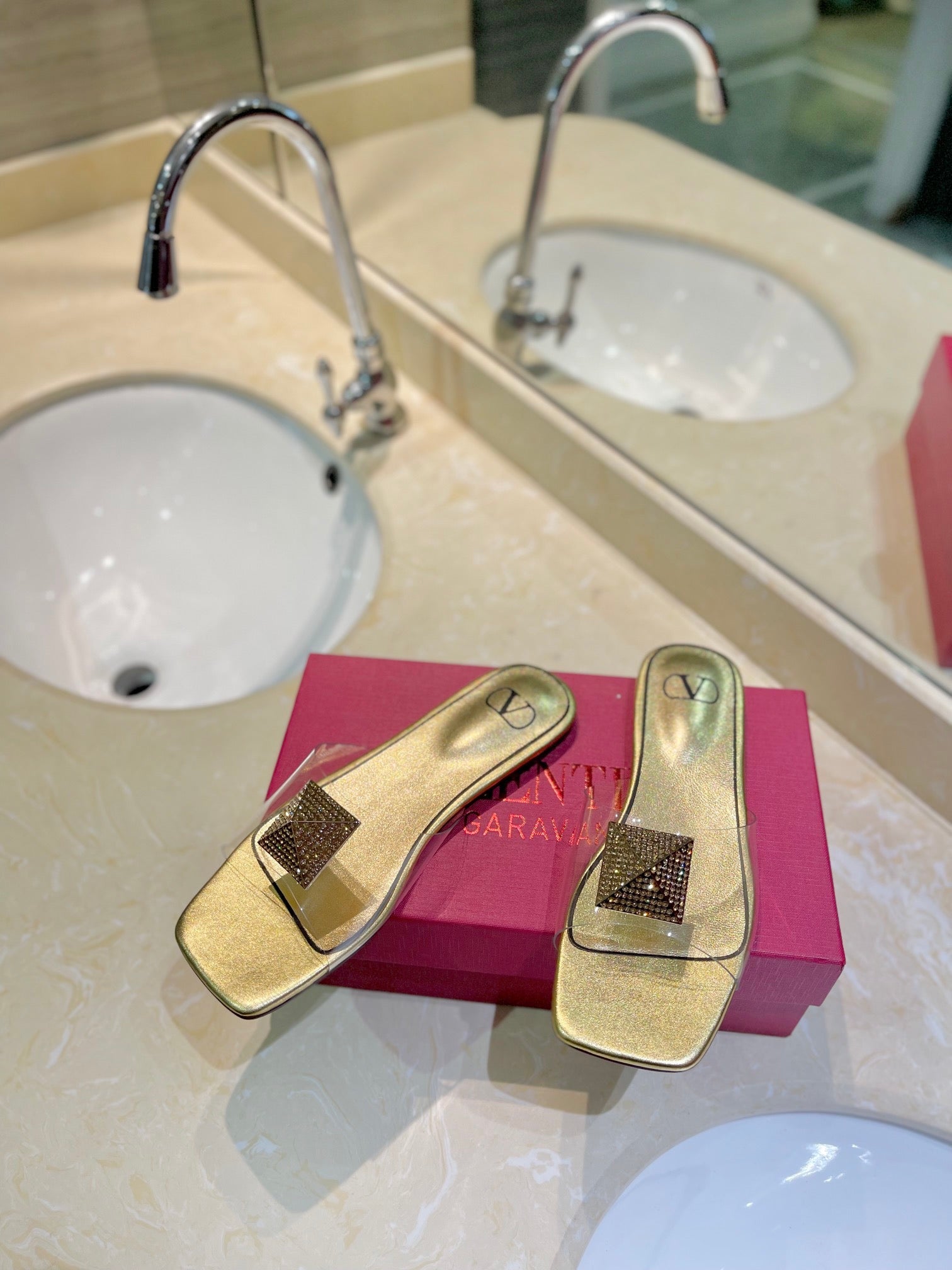 VALENTINO 26S FLAT SLIDES IN GOLD LAMBSKIN WITH CRYSTAL